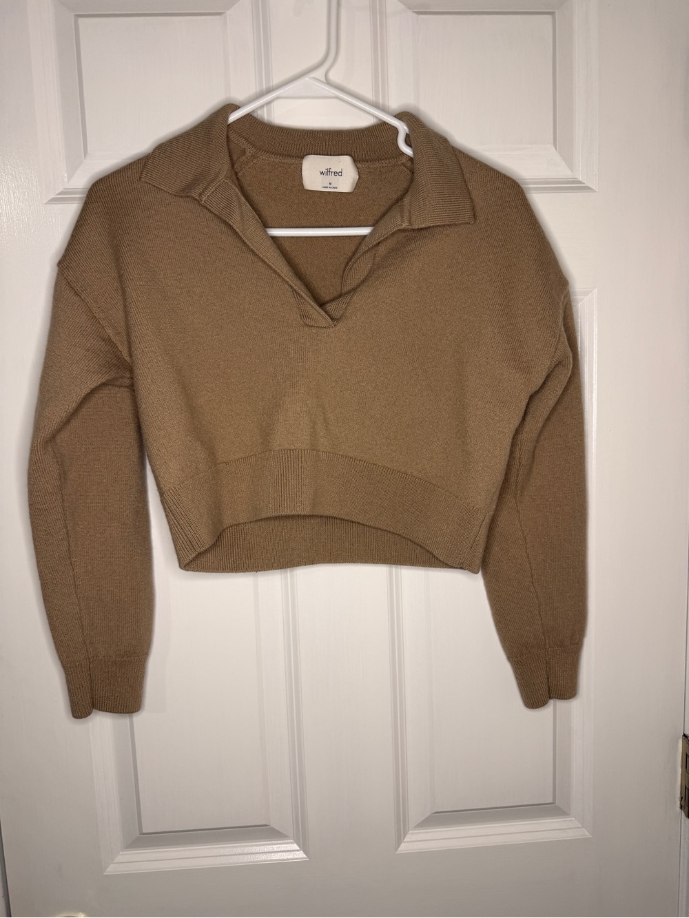 Wilfred V-Neck Cropped Sweater in Camel Brown